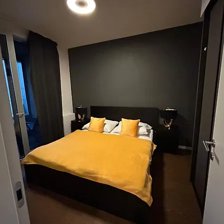 Sky Park Tower 1, 22 Floor, Downtown Centrum, Adress In Town, Parking Included *